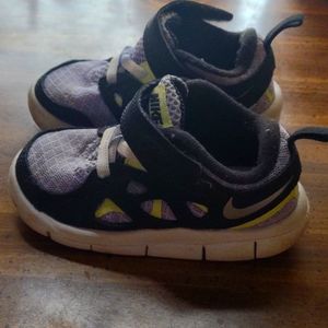 Nike baby size 6